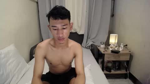 Snapshot of enzinoxx2024 chatting on September 23, 7:33 am enzo online show from September 23, 7:33 am