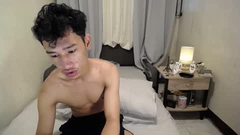 Snapshot of enzinoxx2024 chatting on October 24, 12:30 am enzo online show from October 24, 12:30 am