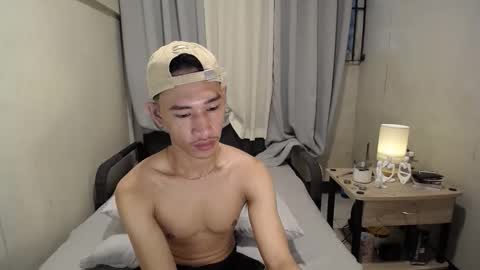 Snapshot of enzinoxx2024 chatting on November 17, 11:10 pm enzo online show from November 17, 11:10 pm