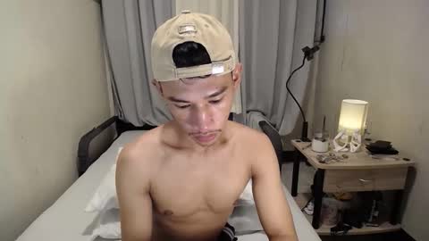 Snapshot of enzinoxx2024 chatting on December 1, 12:15 am enzo online show from December 1, 12:15 am