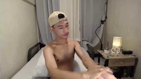 Snapshot of enzinoxx2024 chatting on December 2, 12:32 pm enzo online show from December 2, 12:32 pm