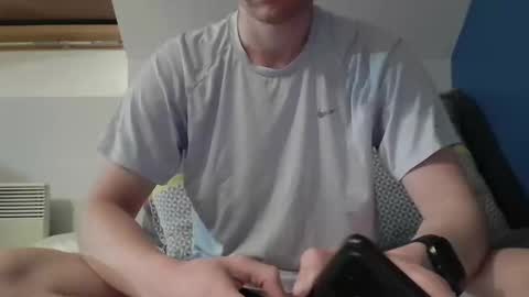 Snapshot of enzo41220 chatting on April 19, 8:22 pm enzo41220 online show from April 19, 8:22 pm