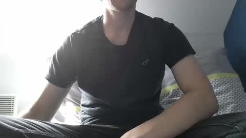 Snapshot of enzo41220 chatting on May 31, 3:19 pm enzo41220 online show from May 31, 3:19 pm