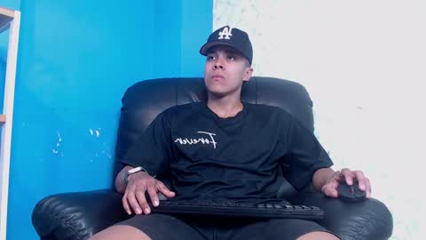 Enzo online show from April 17, 9:29 pm