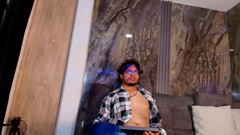 Enzo online show from December 2, 2:01 pm