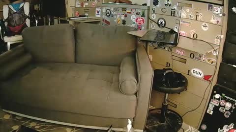 Snapshot of enzosolo12 chatting on January 1, 10:11 am enzosolo12 online show from January 1, 10:11 am