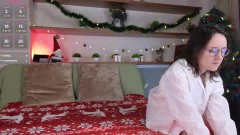 Snapshot of epifaniatoedebusch chatting on January 8, 1:19 am Kira online show from January 8, 1:19 am
