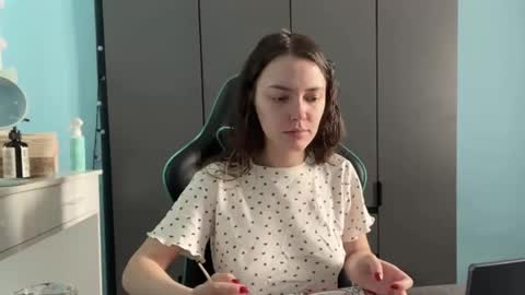 Lily online show from February 18, 2:07 am