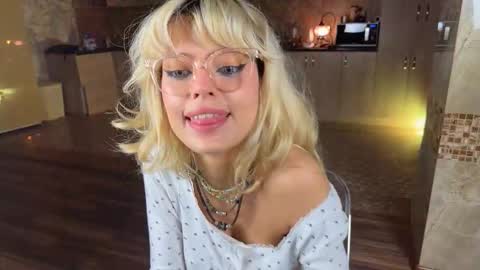 Alissa online show from November 23, 5:57 pm