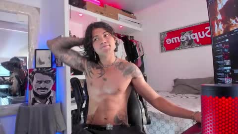 Snapshot of eren_blade_ chatting on October 11, 9:13 pm Tht BOSS Eren online show from October 11, 9:13 pm