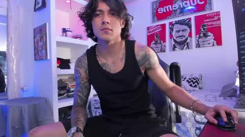 Snapshot of eren_blade_ chatting on October 21, 7:58 pm Tht BOSS Eren online show from October 21, 7:58 pm