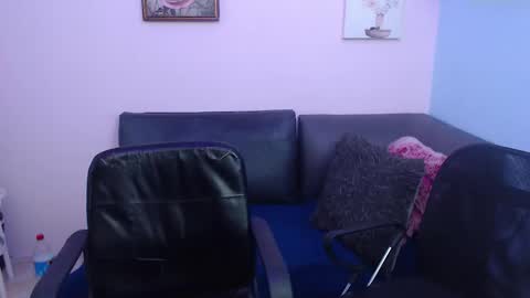 Snapshot of eric_and_alisson chatting on October 10, 3:33 pm Eric and Alisson online show from October 10, 3:33 pm