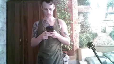 Snapshot of eric_the_vikking chatting on September 10, 6:24 am Eric online show from September 10, 6:24 am