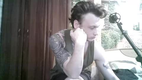 Snapshot of eric_the_vikking chatting on September 13, 11:43 am Eric online show from September 13, 11:43 am