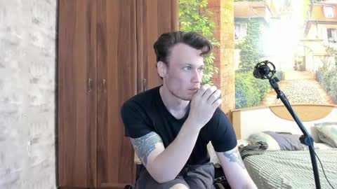 Snapshot of eric_the_vikking chatting on September 23, 5:43 am Eric online show from September 23, 5:43 am