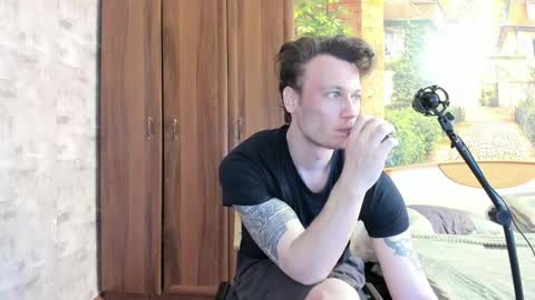 Snapshot of eric_the_vikking chatting on September 27, 5:34 am Eric online show from September 27, 5:34 am