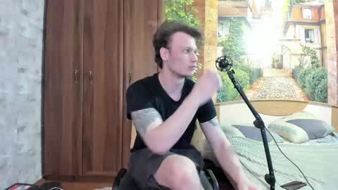 Snapshot of eric_the_vikking chatting on September 28, 11:59 am Eric online show from September 28, 11:59 am