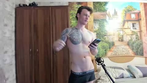 Snapshot of eric_the_vikking chatting on October 15, 8:14 am Eric online show from October 15, 8:14 am