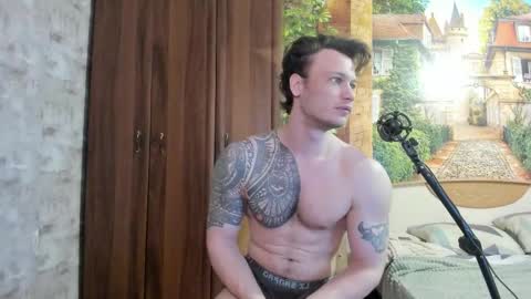 Snapshot of eric_the_vikking chatting on November 2, 10:06 am Eric online show from November 2, 10:06 am