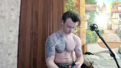 Snapshot of eric_the_vikking chatting on November 10, 1:37 am Eric online show from November 10, 1:37 am