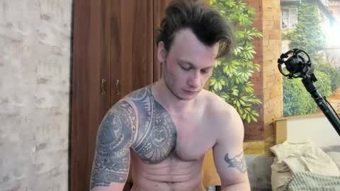 Snapshot of eric_the_vikking chatting on November 13, 2:32 am Eric online show from November 13, 2:32 am