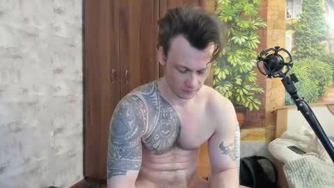 Snapshot of eric_the_vikking chatting on November 16, 2:28 am Eric online show from November 16, 2:28 am