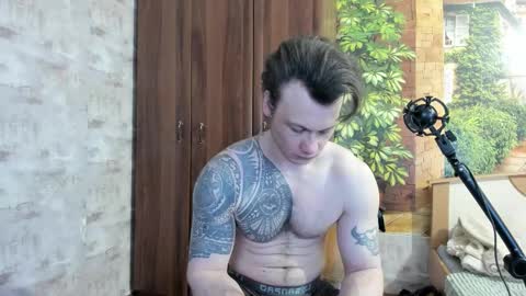 Snapshot of eric_the_vikking chatting on November 27, 12:35 am Eric online show from November 27, 12:35 am