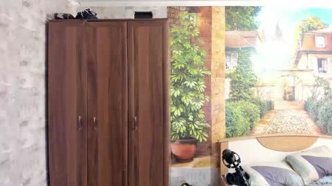 Snapshot of eric_the_vikking chatting on December 3, 3:47 am Eric online show from December 3, 3:47 am