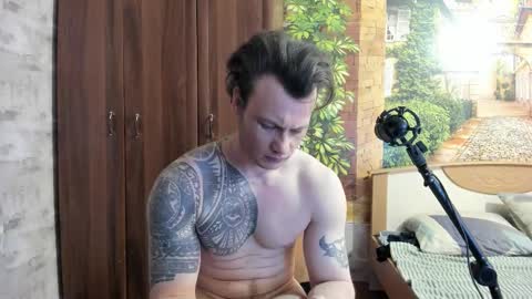 Snapshot of eric_the_vikking chatting on December 5, 1:25 am Eric online show from December 5, 1:25 am