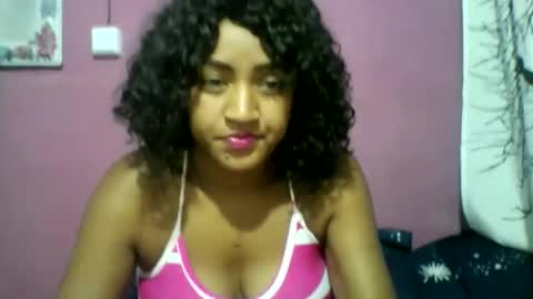 erica0586 online show from November 17, 1:39 pm