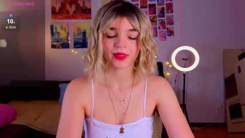 Snapshot of erica_winterr chatting on January 21, 6:22 am Erica Winterr online show from January 21, 6:22 am