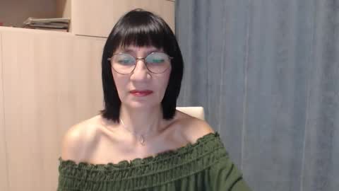 ericablack8 online show from February 16, 5:42 pm