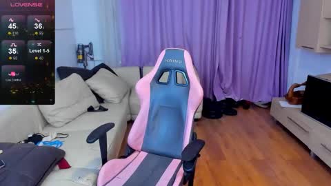 Snapshot of ericabunny chatting on November 4, 3:27 am Erika online show from November 4, 3:27 am