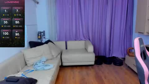 Snapshot of ericabunny chatting on December 15, 8:40 am Erika online show from December 15, 8:40 am