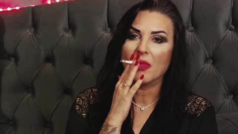 Erica online show from February 8, 7:49 pm