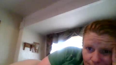 Snapshot of ericas080625 chatting on October 29, 7:37 pm EazyE MattyDaddy online show from October 29, 7:37 pm