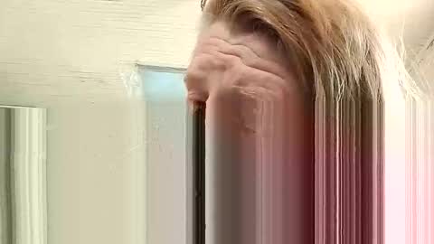 Snapshot of ericas080625 chatting on December 14, 2:55 pm EazyE MattyDaddy online show from December 14, 2:55 pm