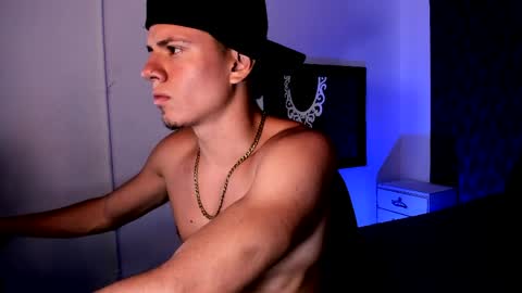 Erick  online show from April 5, 12:30 am