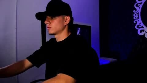 Erick  online show from April 14, 11:49 am