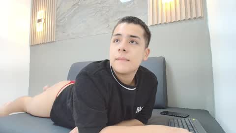 Snapshot of erick_craig chatting on January 5, 7:39 pm Erick online show from January 5, 7:39 pm