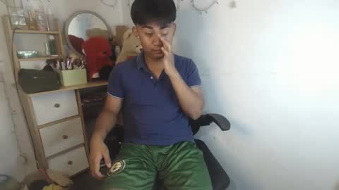 erick_cummer30 online show from April 14, 10:38 pm