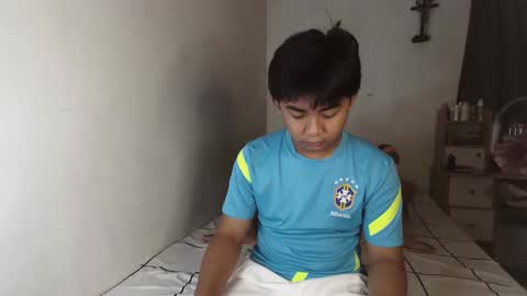 Snapshot of erick_cummer30 chatting on June 1, 12:34 am erick_cummer30 online show from June 1, 12:34 am