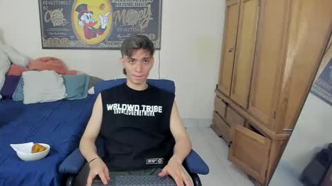 erick_de_rossee online show from December 21, 5:42 pm