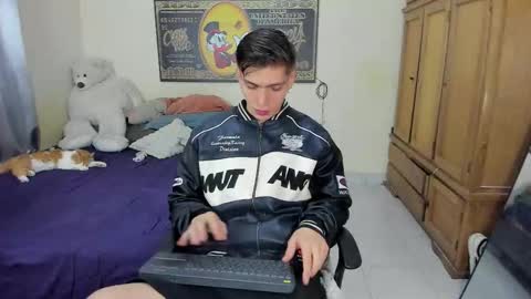 erick_de_rossee online show from January 9, 8:32 pm