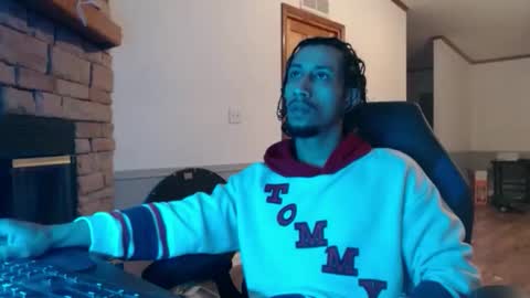 Snapshot of erick_martinezz chatting on March 26, 2:28 am erick online show from March 26, 2:28 am