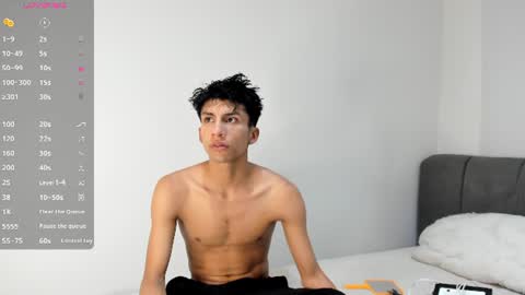 Snapshot of erick_velveth chatting on June 15, 4:47 am erick online show from June 15, 4:47 am