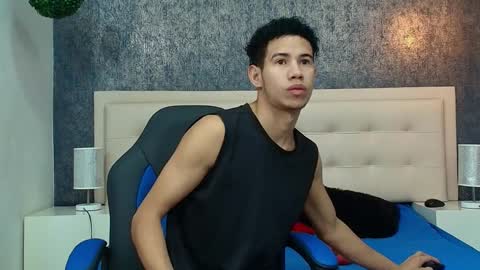   online show from April 7, 11:54 am