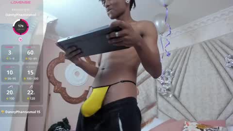 Snapshot of erickcarmack chatting on February 19, 4:34 am Erick online show from February 19, 4:34 am