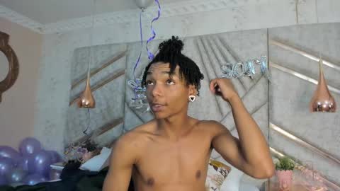 Snapshot of erickcarmack chatting on February 20, 4:28 am Erick online show from February 20, 4:28 am
