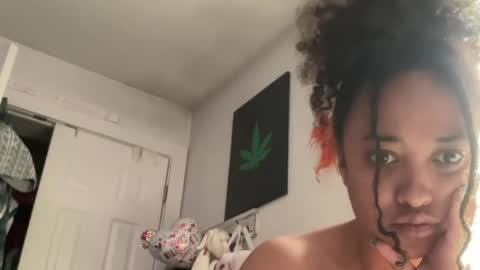 Snapshot of erik339102554 chatting on May 20, 1:50 pm Lea Erik online show from May 20, 1:50 pm